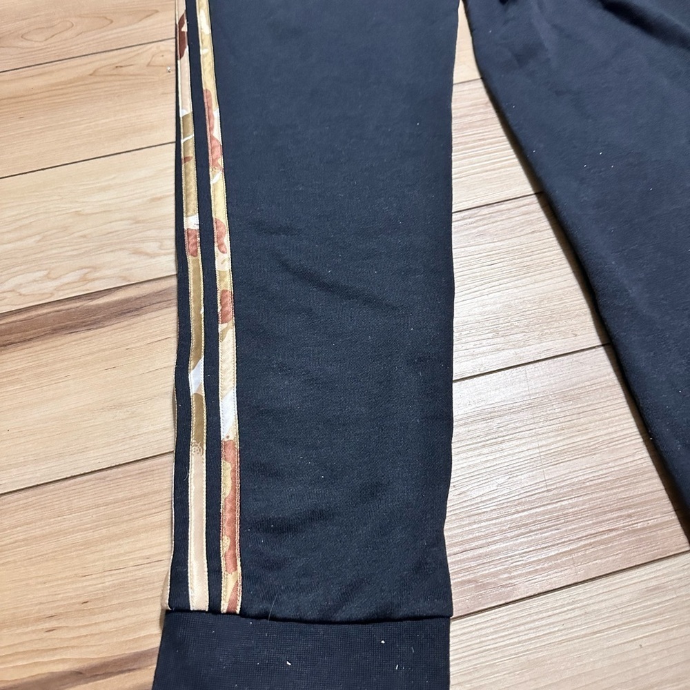 Adidas Sweatpants - Picture 4 of 6